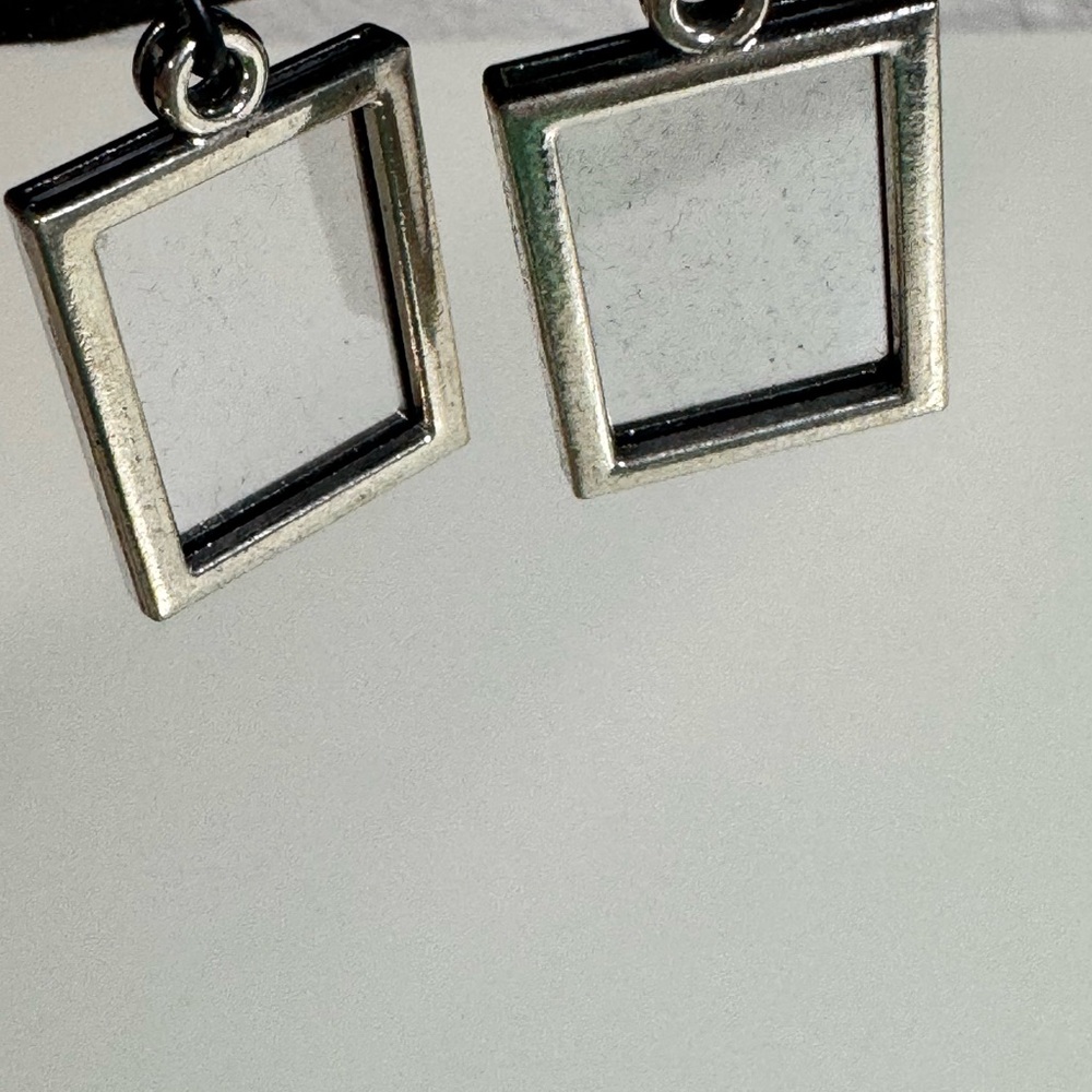 Silver Rectangular‎ Frame Pendants - Picture 2 of 3